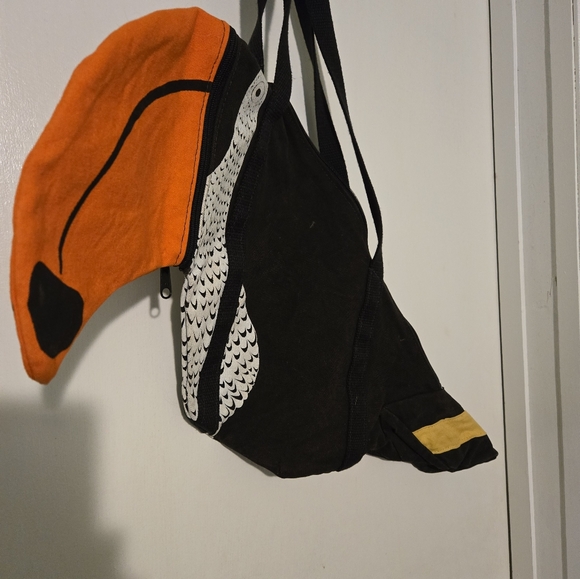 Toucan Shaped Shoulder Bag - Picture 4 of 9